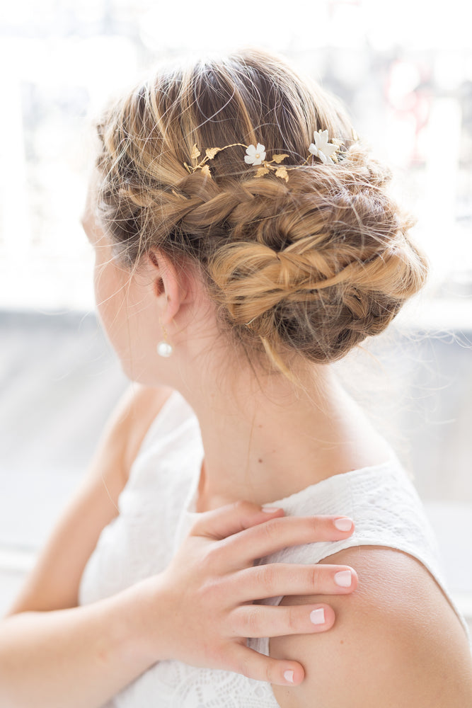 IVY FOREST | Delicate wavy hair vine with ivy leaves and jasmin flowers