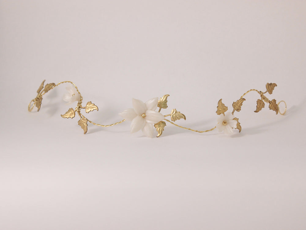 IVY FOREST | Delicate wavy hair vine with ivy leaves and jasmin flowers