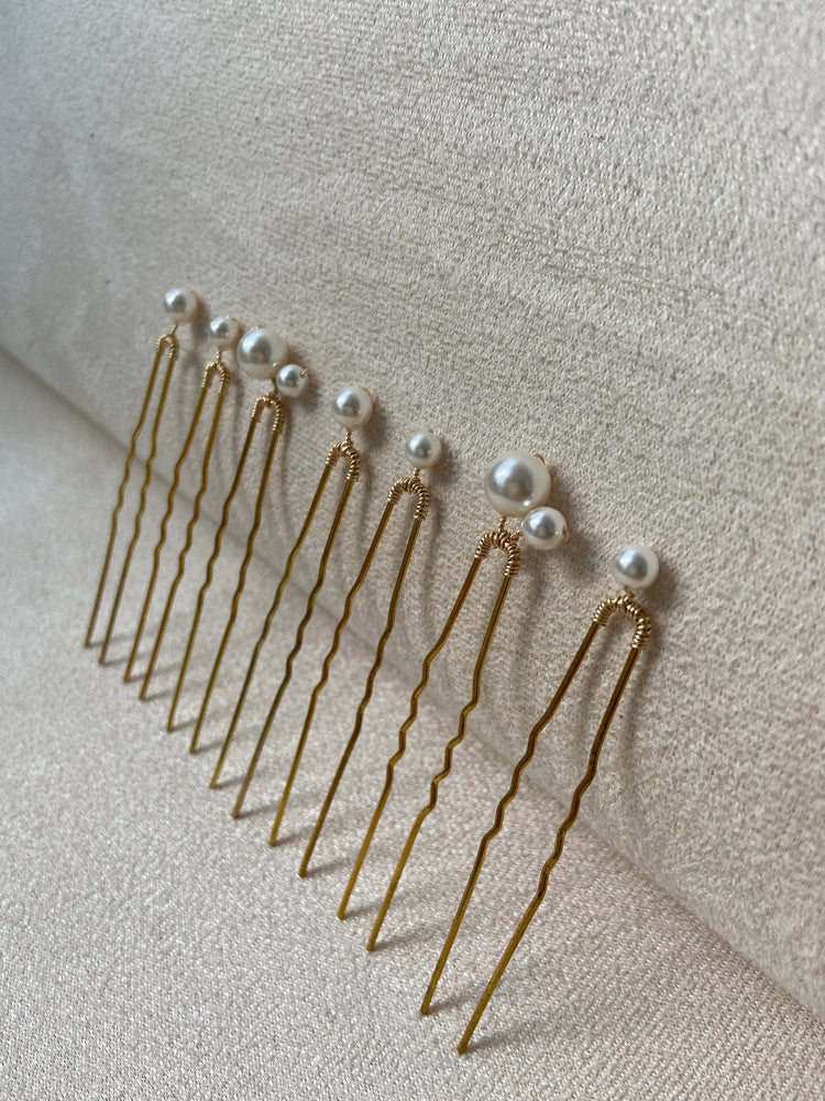 CASPIA | SET OF 7 PEARL HAIR PINS