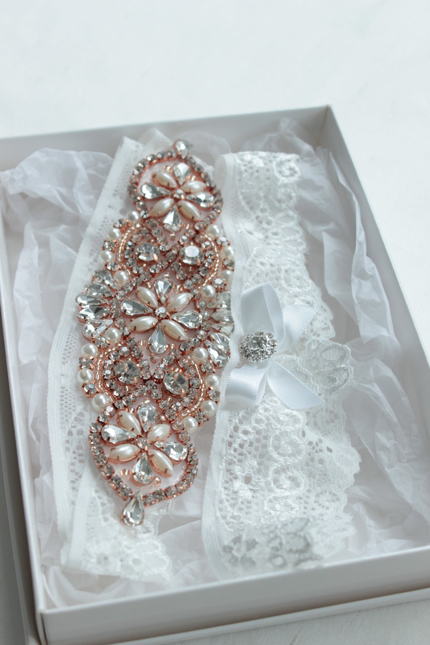 rose gold garter,wedding garter,white lace garter,off white garter,lace garter,bridal garter,blush garter,crystal garter,garter set,bridal lingerie,rose gold bridal jewellery