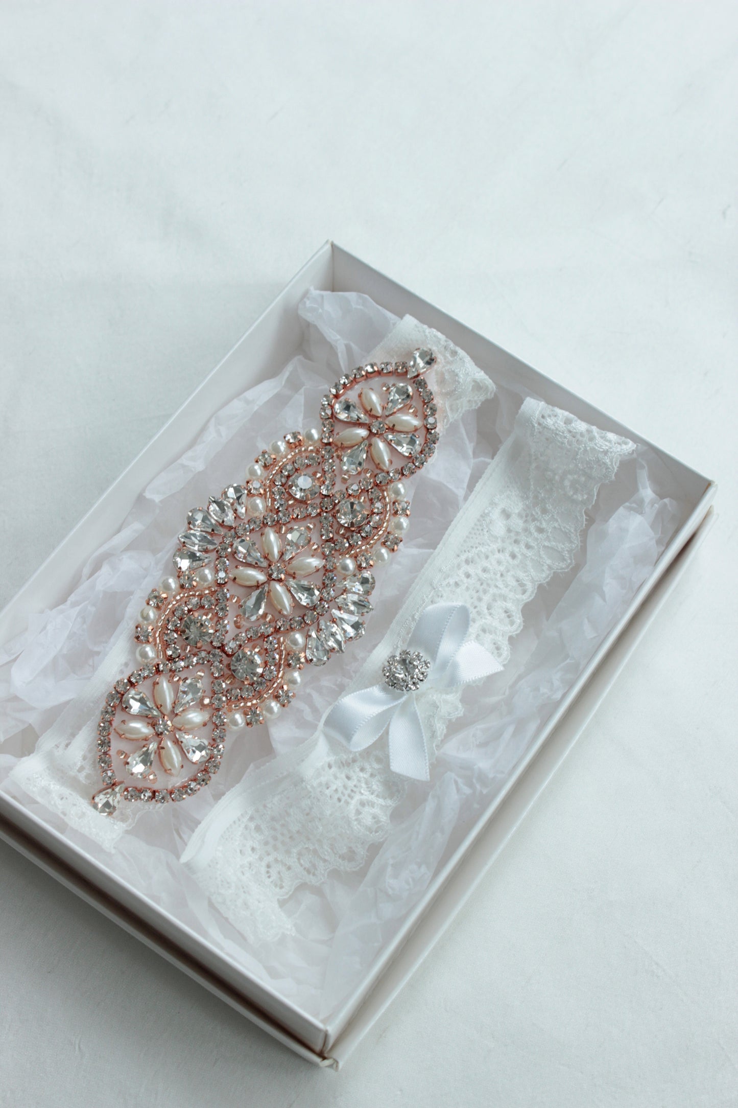 rose gold garter,wedding garter,white lace garter,off white garter,lace garter,bridal garter,blush garter,crystal garter,garter set,bridal lingerie,rose gold bridal jewellery