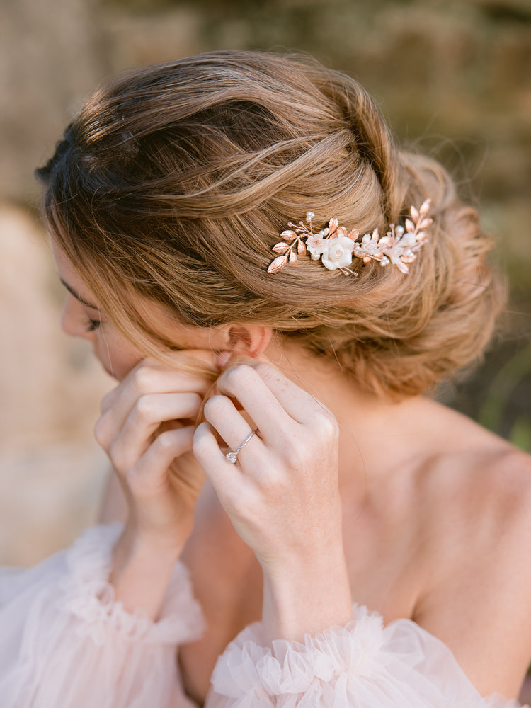 CATALINA | Flexible wedding hair clip with leaves, flowers and small pearls